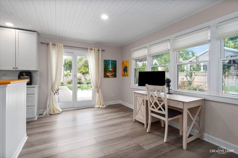 Tiny photo for 909 S Main Street, Wheaton, IL 60189 (MLS # 12519419)