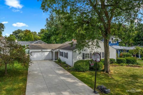 Tiny photo for 909 S Main Street, Wheaton, IL 60189 (MLS # 12519419)
