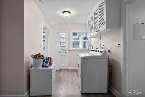 Tiny photo for 909 S Main Street, Wheaton, IL 60189 (MLS # 12519419)