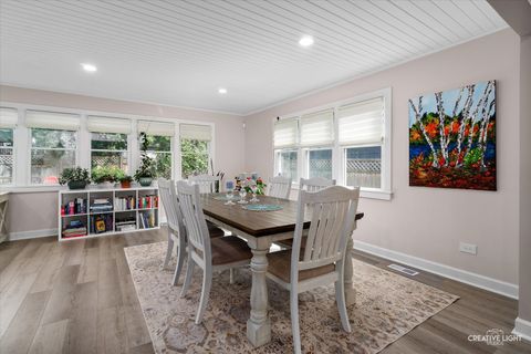 Tiny photo for 909 S Main Street, Wheaton, IL 60189 (MLS # 12519419)