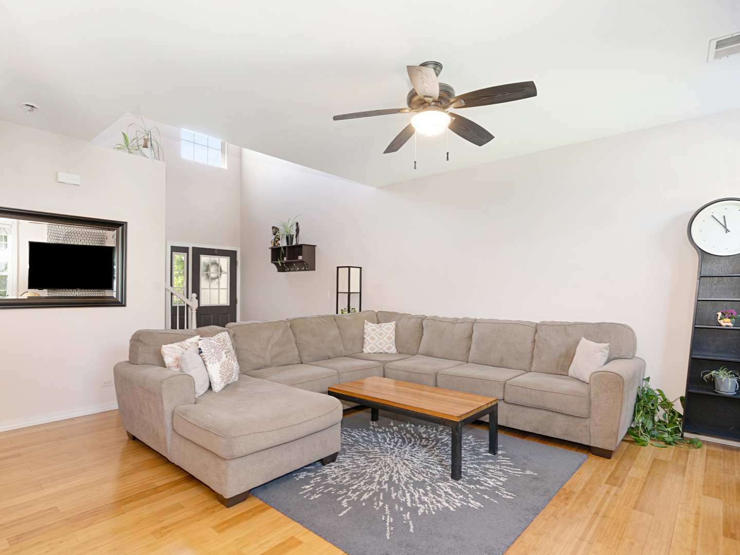 2751 MCCLENNAN Court