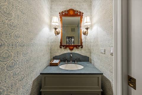 Tiny photo for 1630 Sheridan Road #4A, Wilmette, IL 60091 (MLS # 12656079)