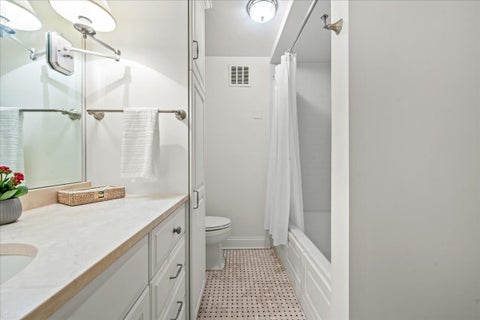 Tiny photo for 1630 Sheridan Road #4A, Wilmette, IL 60091 (MLS # 12656079)