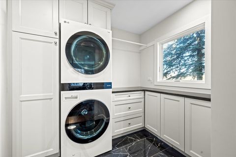 Tiny photo for 510 Sunset Terrace, Lake Bluff, IL 60044 (MLS # 12569584)