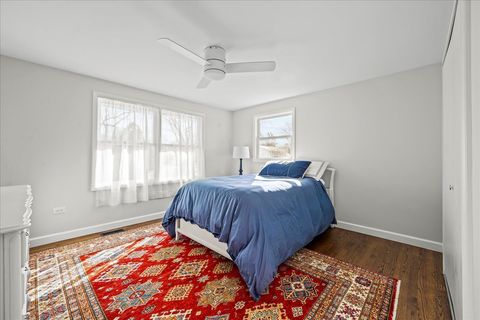 Tiny photo for 510 Sunset Terrace, Lake Bluff, IL 60044 (MLS # 12569584)