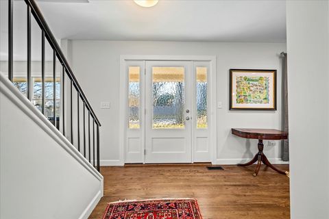 Tiny photo for 510 Sunset Terrace, Lake Bluff, IL 60044 (MLS # 12569584)