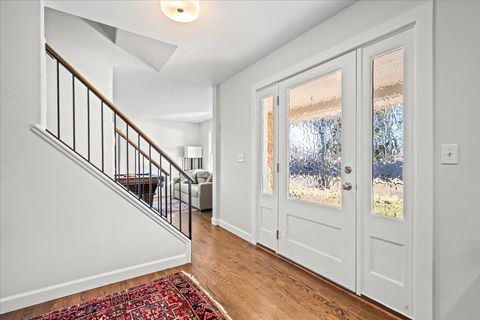 Tiny photo for 510 Sunset Terrace, Lake Bluff, IL 60044 (MLS # 12569584)