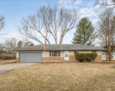 Photo of 8420 Bobolink Drive, Machesney Park, IL 61115 (MLS # 12589303)