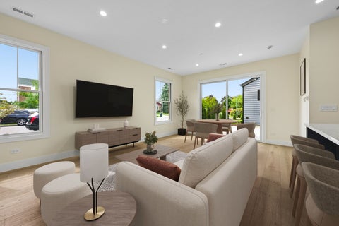 Tiny photo for 3810 W North Shore Avenue, Lincolnwood, IL 60712 (MLS # 12731343)