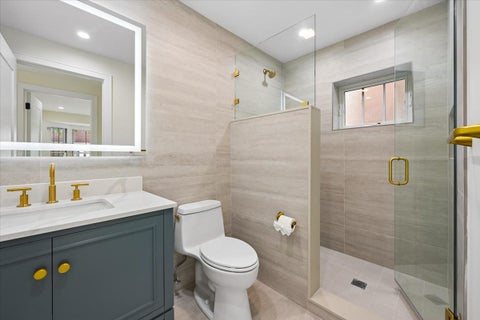 Tiny photo for 3810 W North Shore Avenue, Lincolnwood, IL 60712 (MLS # 12731343)