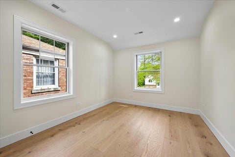Tiny photo for 3810 W North Shore Avenue, Lincolnwood, IL 60712 (MLS # 12731343)