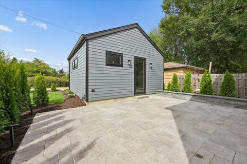 Tiny photo for 3810 W North Shore Avenue, Lincolnwood, IL 60712 (MLS # 12731343)