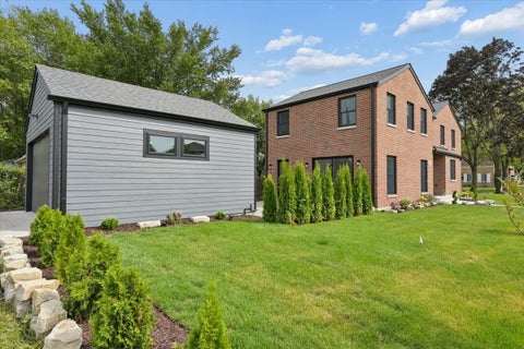 Tiny photo for 3810 W North Shore Avenue, Lincolnwood, IL 60712 (MLS # 12731343)