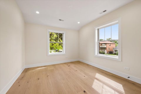 Tiny photo for 3810 W North Shore Avenue, Lincolnwood, IL 60712 (MLS # 12731343)