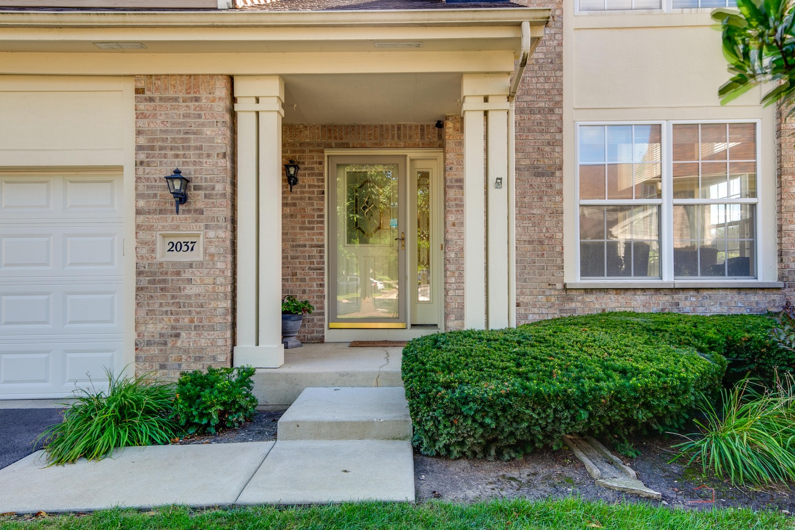 2037 Inverness Drive