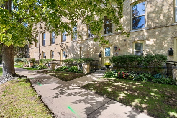 155 WHISTLER RD, HIGHLAND PARK, IL 60035 - Image 79d172af7cbefbaa620ecf8bdbed9bae/3792863745