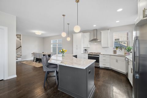 Tiny photo for 142 Roman Lane, Hawthorn Woods, IL 60047 (MLS # 12569585)