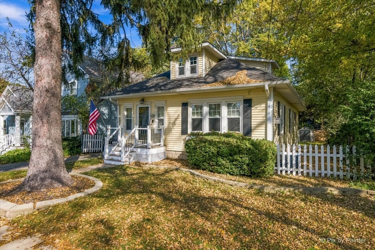 143 N HAGER Avenue