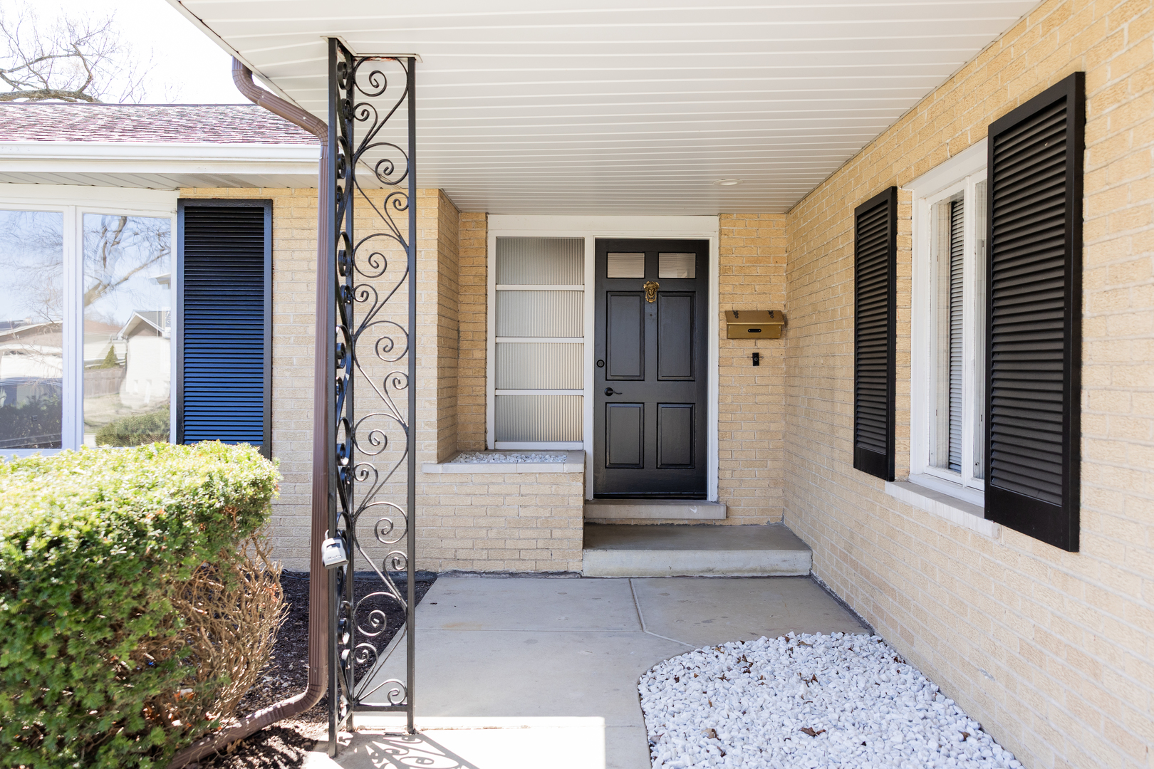 1605 E Cedar Lane