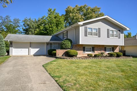 Photo of 21W664 Glen Valley Drive, Glen Ellyn, IL 60137 (MLS # 12494402)