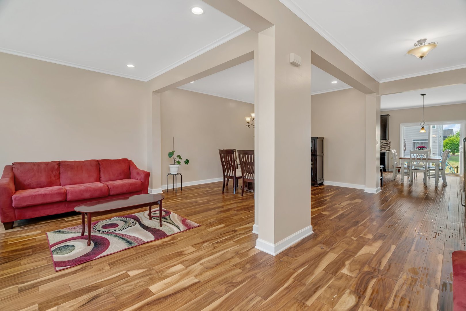 1221 Winding Way