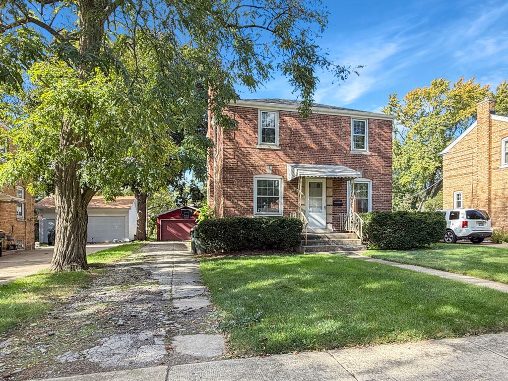 Photo for 2008 Newton Avenue, Park Ridge, IL 60068 (MLS # 12503513)