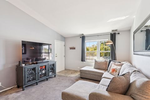 Tiny photo for 124 E Winchester Road #F, Libertyville, IL 60048 (MLS # 12470376)