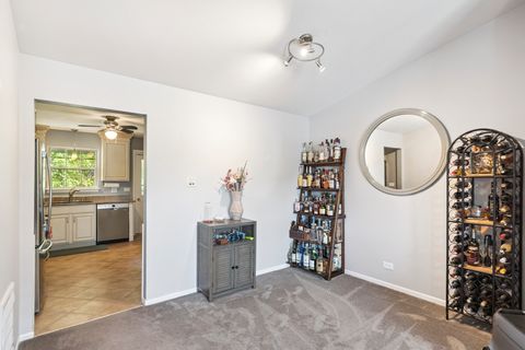 Tiny photo for 124 E Winchester Road #F, Libertyville, IL 60048 (MLS # 12470376)