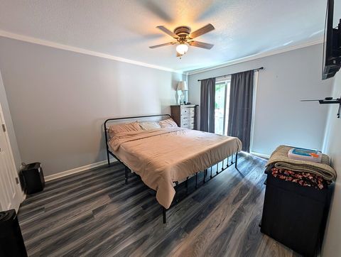 Tiny photo for 1811 Poplar Street, Ottawa, IL 61350 (MLS # 12486490)