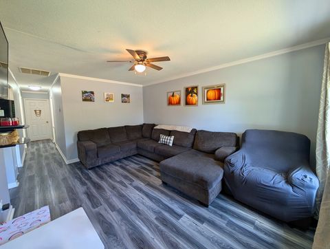 Tiny photo for 1811 Poplar Street, Ottawa, IL 61350 (MLS # 12486490)