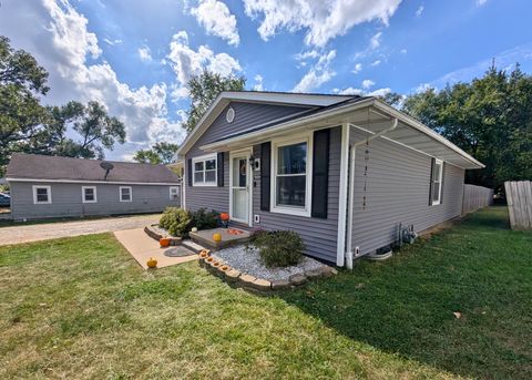 Tiny photo for 1811 Poplar Street, Ottawa, IL 61350 (MLS # 12486490)