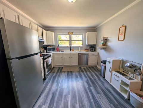 Tiny photo for 1811 Poplar Street, Ottawa, IL 61350 (MLS # 12486490)