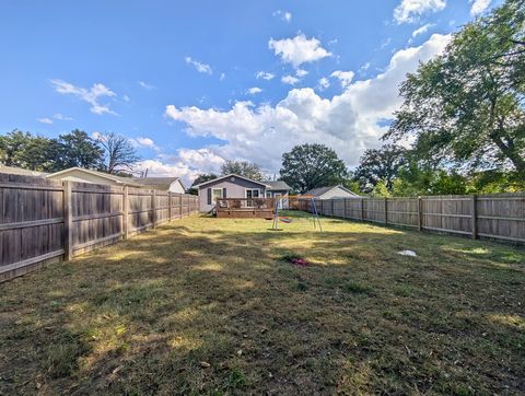 Tiny photo for 1811 Poplar Street, Ottawa, IL 61350 (MLS # 12486490)