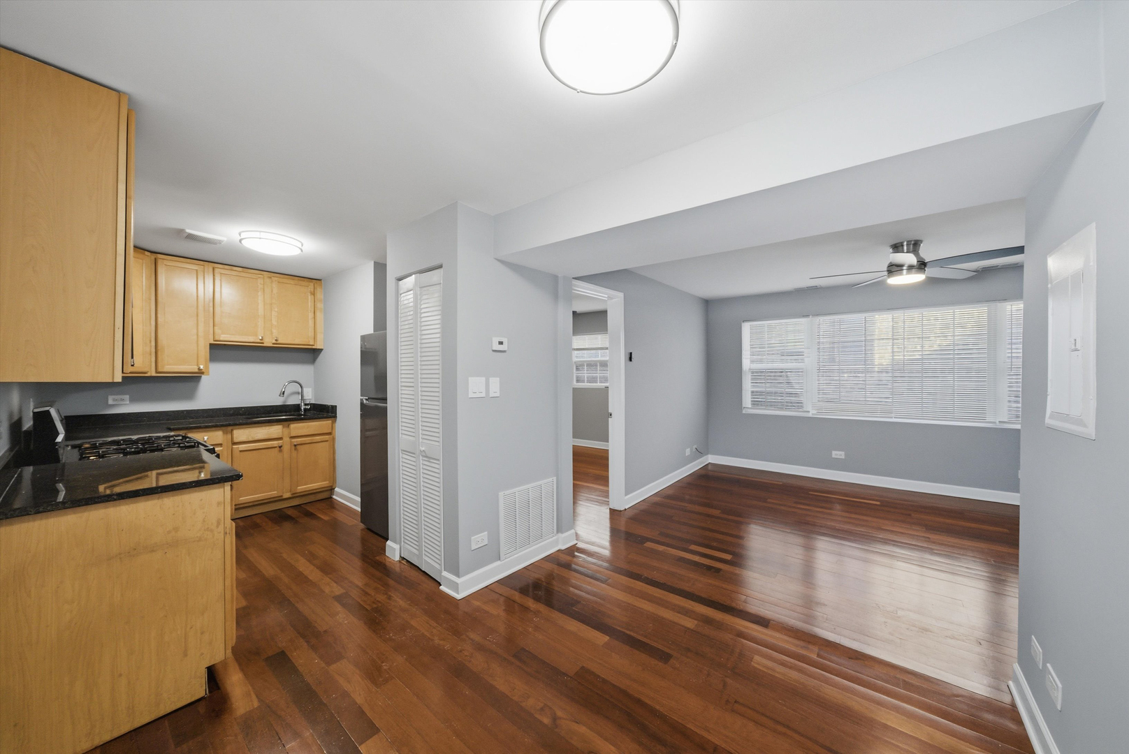 1937 W Pratt Boulevard 2N