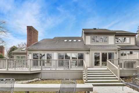 Tiny photo for 12 Warrington Drive, Lake Bluff, IL 60044 (MLS # 12606052)