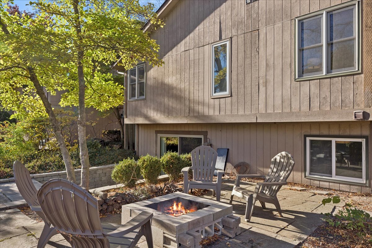 Lisle, Illinois 60532, United States, 4 Bedrooms Bedrooms, ,3 BathroomsBathrooms,Residential,Active,240656