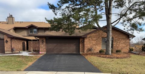 Photo of 951 Brown Deer Drive, Westmont, IL 60559 (MLS # 12544673)