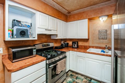 Tiny photo for 4917 W 109th Street #301, Oak Lawn, IL 60453 (MLS # 12653093)