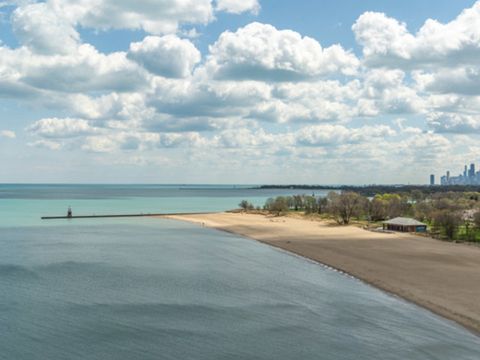 Tiny photo for 5901 N Sheridan Road #9C, Chicago, IL 60660 (MLS # 12547306)