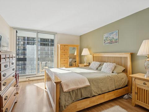 Tiny photo for 5901 N Sheridan Road #9C, Chicago, IL 60660 (MLS # 12547306)