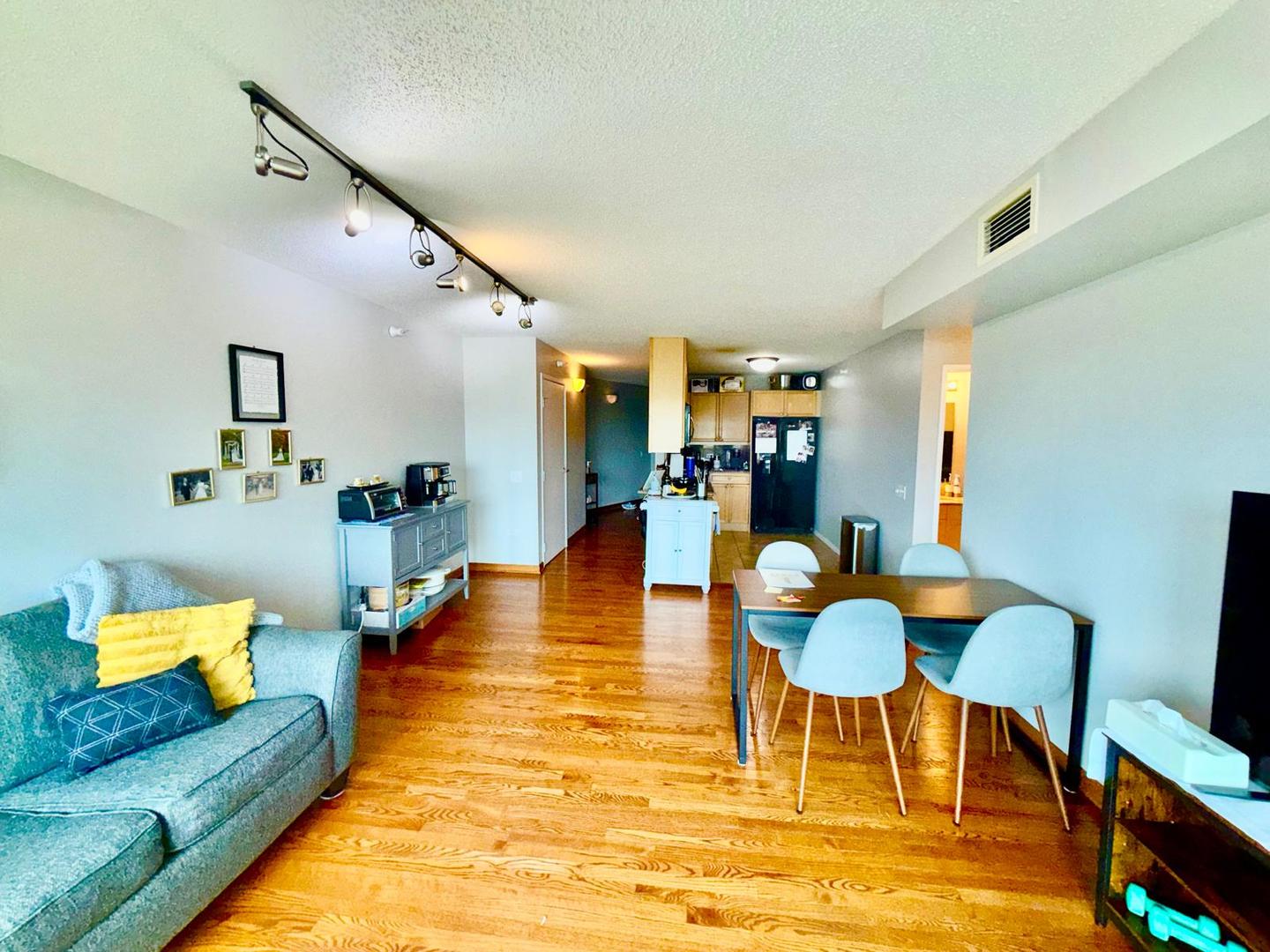 1720 Maple Avenue 780