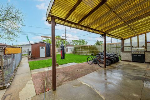 Tiny photo for 12737 S Manistee Avenue, Chicago, IL 60633 (MLS # 12633647)