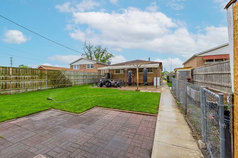 Tiny photo for 12737 S Manistee Avenue, Chicago, IL 60633 (MLS # 12633647)