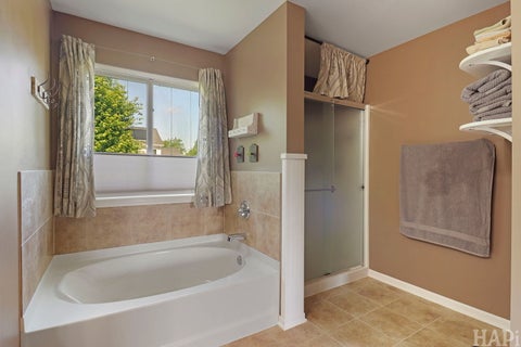 Tiny photo for 462 E Amberside Drive, Elgin, IL 60124 (MLS # 12694561)