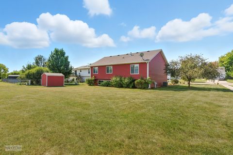 Tiny photo for 2804 Turnberry Drive, Ottawa, IL 61350 (MLS # 12488493)