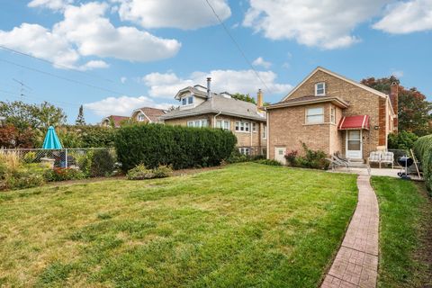 Tiny photo for 2246 Clinton Avenue, Berwyn, IL 60402 (MLS # 12492520)