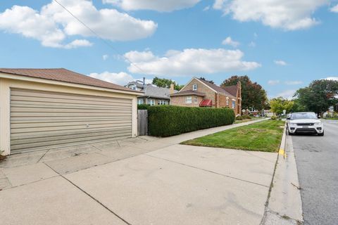 Tiny photo for 2246 Clinton Avenue, Berwyn, IL 60402 (MLS # 12492520)