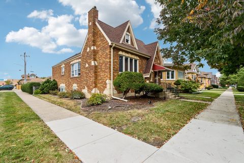 Tiny photo for 2246 Clinton Avenue, Berwyn, IL 60402 (MLS # 12492520)