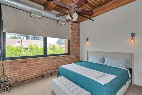 Tiny photo for 1000 W Washington Boulevard #240, Chicago, IL 60607 (MLS # 12655965)