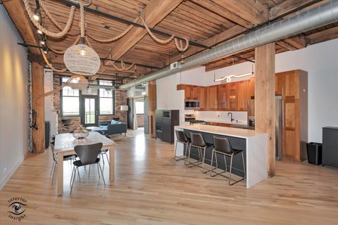Tiny photo for 1000 W Washington Boulevard #240, Chicago, IL 60607 (MLS # 12655965)